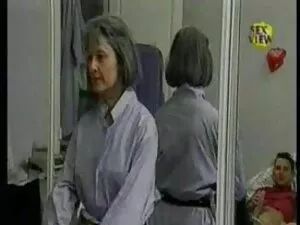 Desnudándose maduras ...