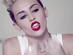 Violet hizo un tímid ...